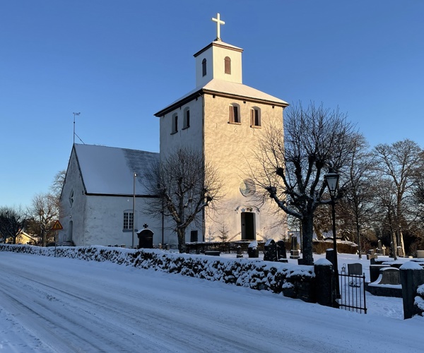 Vittsjö kyrka i vinterskrud – en tidlös plats i hjärtat av bygden